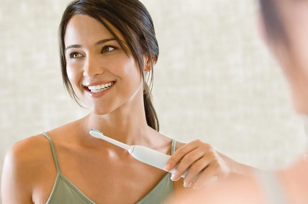 Электрическая зубная щетка Philips Sonicare HealthyWhite HX6711 в Москве и Московской области от магазина Ammina